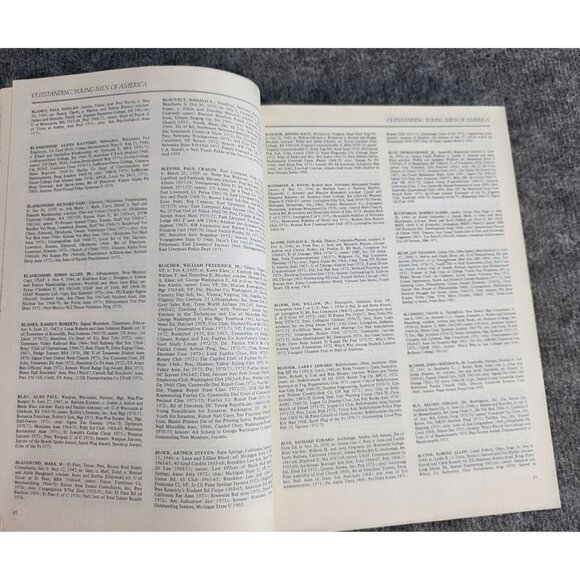 Vtg Outstanding Young Men of America 1973 Hardcover Biographical Compilation - Picture 5 of 7
